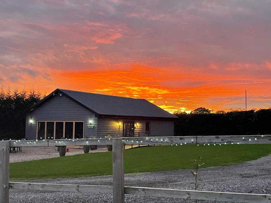 King Richard'S Luxury Lodge - Sleeps Up To 8 ,Dog Friendly ,Near Sherwood Forest At Fairview Farm In Nottingham Set In 88 Acres And Great For Groups,Family Gatherings,Corporate Events Extérieur photo