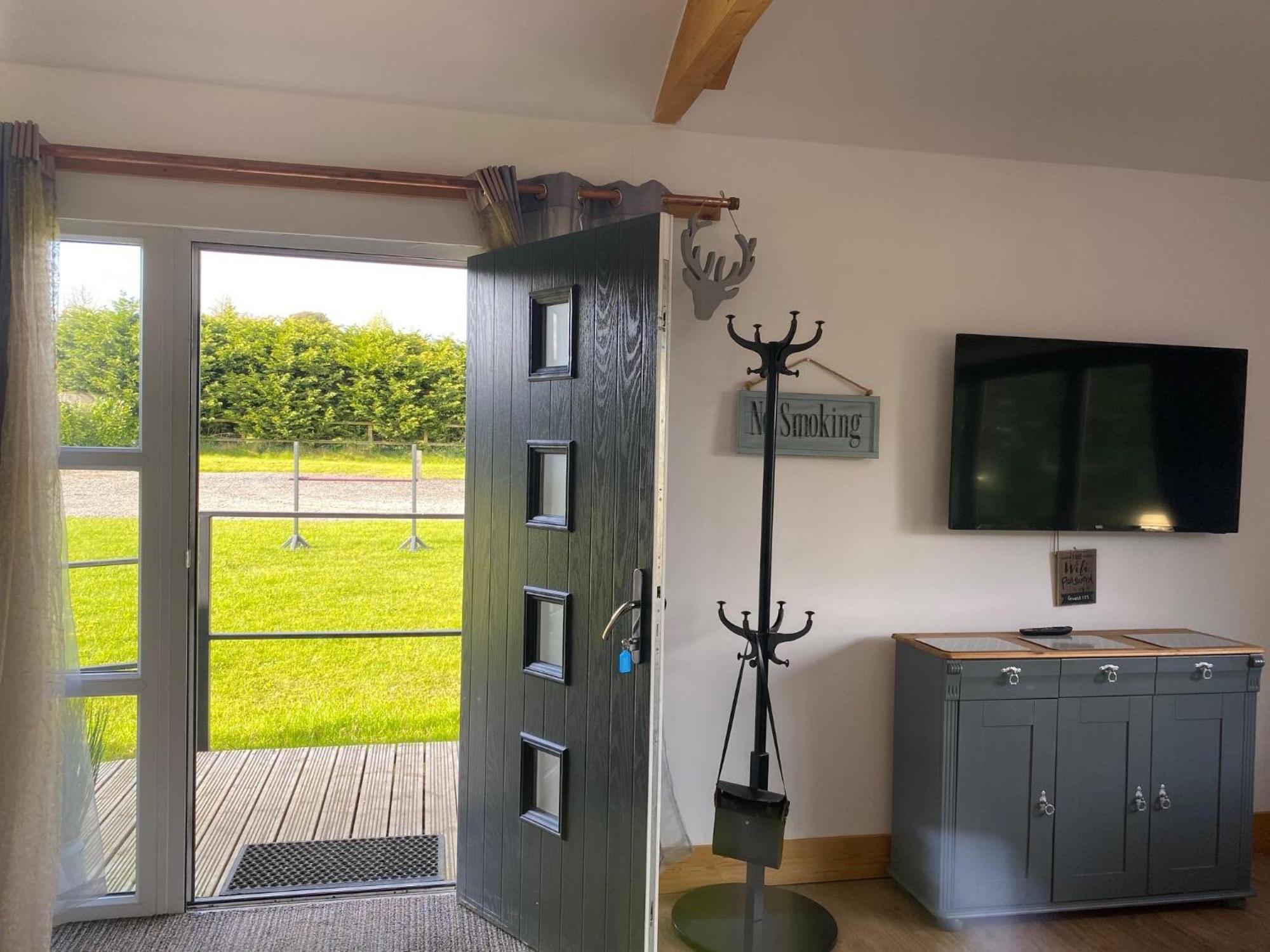 King Richard'S Luxury Lodge - Sleeps Up To 8 ,Dog Friendly ,Near Sherwood Forest At Fairview Farm In Nottingham Set In 88 Acres And Great For Groups,Family Gatherings,Corporate Events Extérieur photo