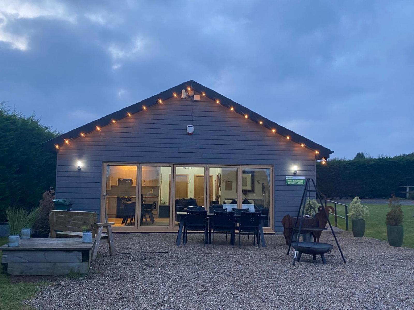 King Richard'S Luxury Lodge - Sleeps Up To 8 ,Dog Friendly ,Near Sherwood Forest At Fairview Farm In Nottingham Set In 88 Acres And Great For Groups,Family Gatherings,Corporate Events Extérieur photo