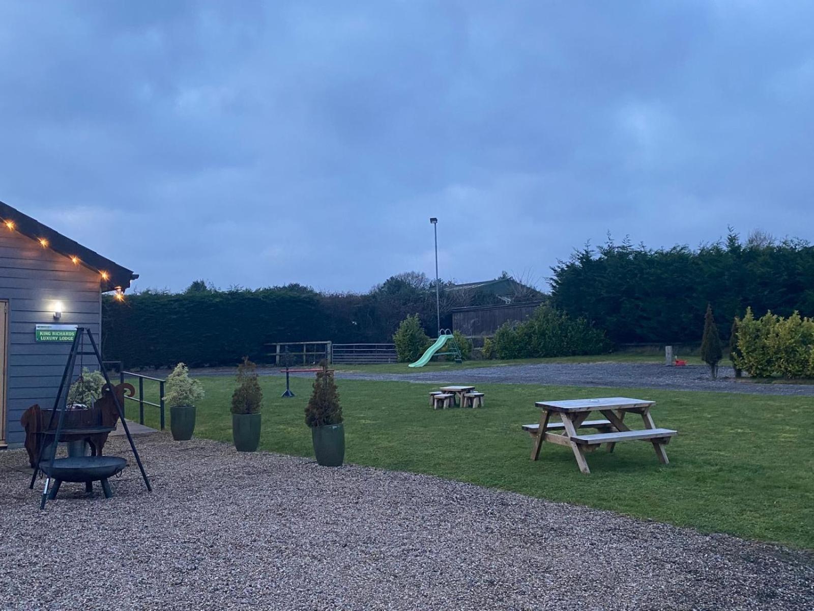King Richard'S Luxury Lodge - Sleeps Up To 8 ,Dog Friendly ,Near Sherwood Forest At Fairview Farm In Nottingham Set In 88 Acres And Great For Groups,Family Gatherings,Corporate Events Extérieur photo
